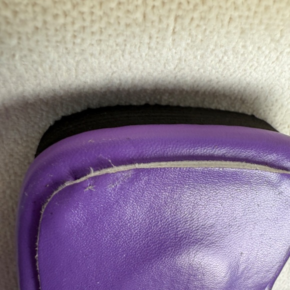 Purple pointy flat shoes with gold plastic chain detail Size US 8.5 (China 40) - Picture 12 of 14